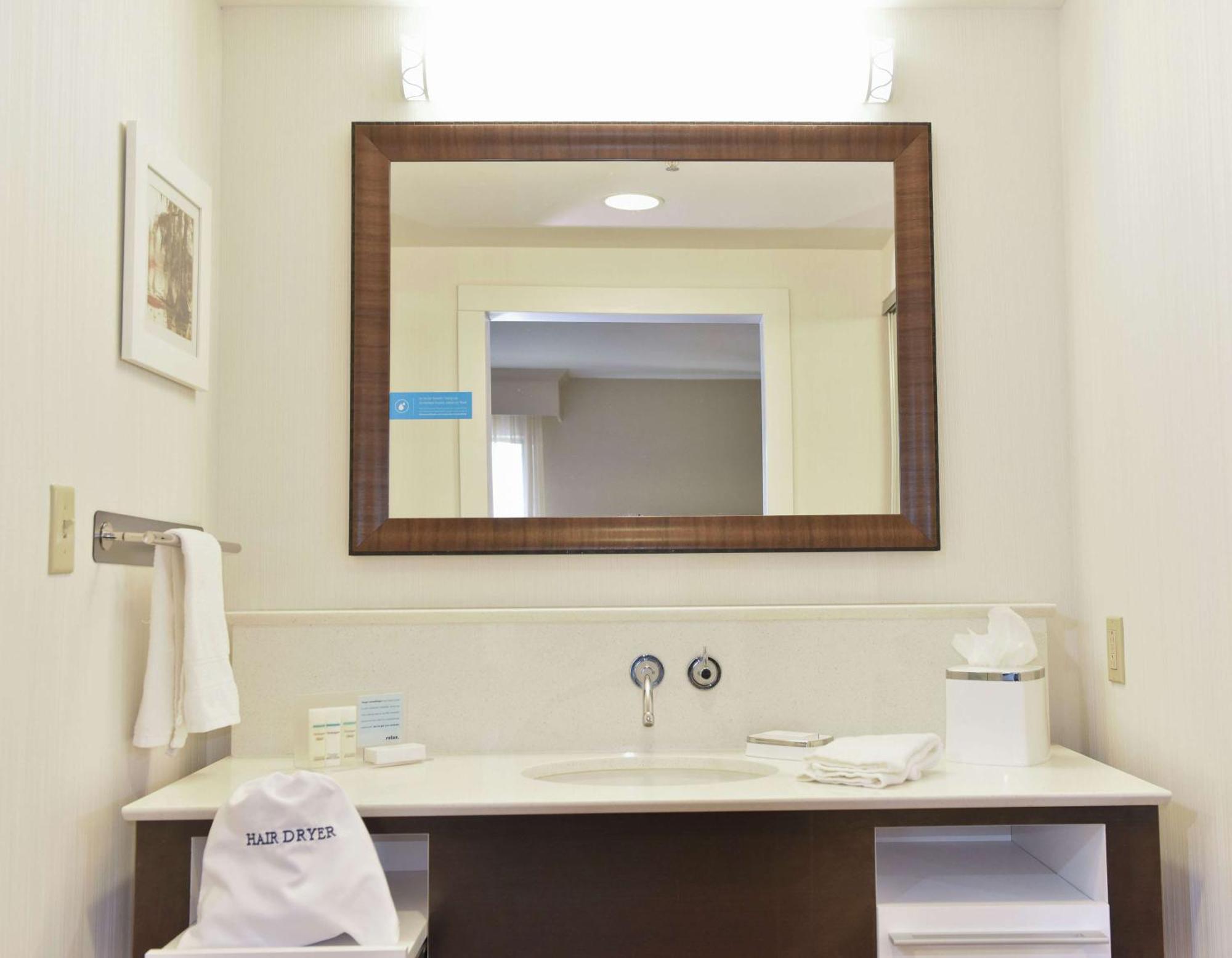 Hampton Inn & Suites Alexandria Luaran gambar